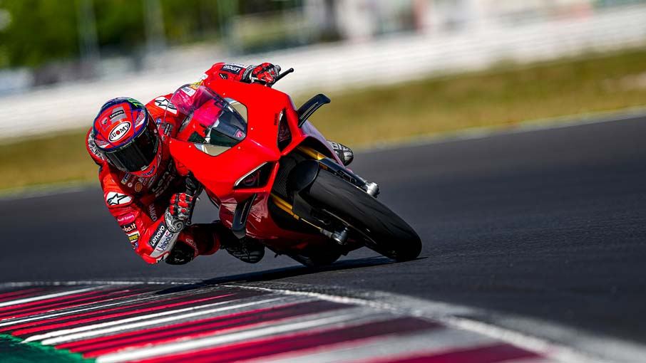 2023 Ducati Panigale V4 in Fort Montgomery, New York - Photo 5