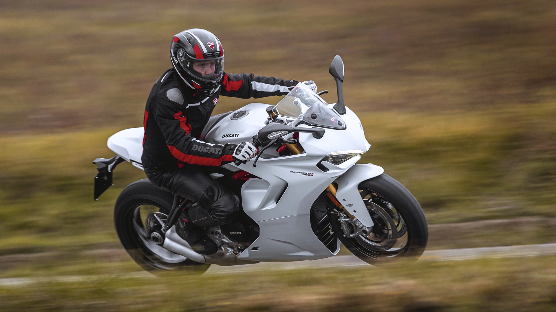 2023 Ducati SuperSport 950 S in Albany, New York - Photo 20