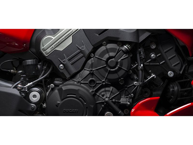 2024 Ducati Diavel V4 in Knoxville, Tennessee - Photo 12
