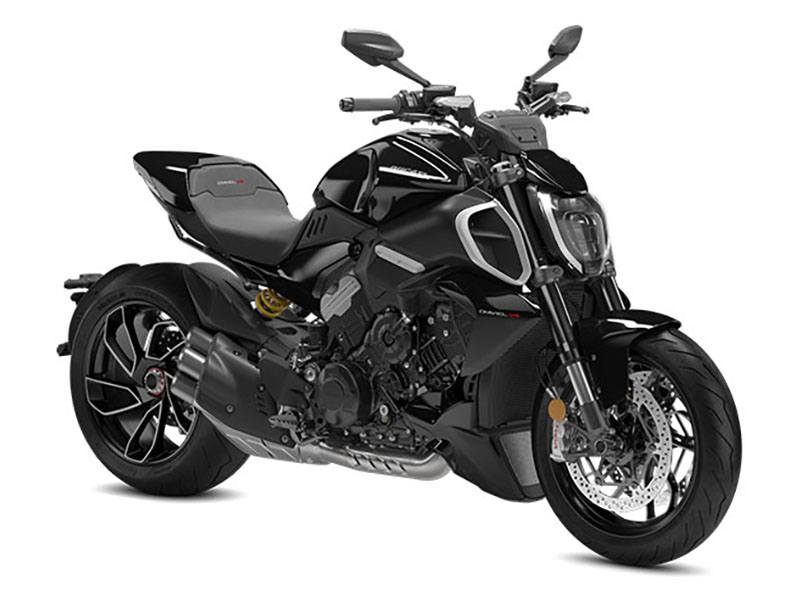 2024 Ducati Diavel V4 in Knoxville, Tennessee - Photo 3