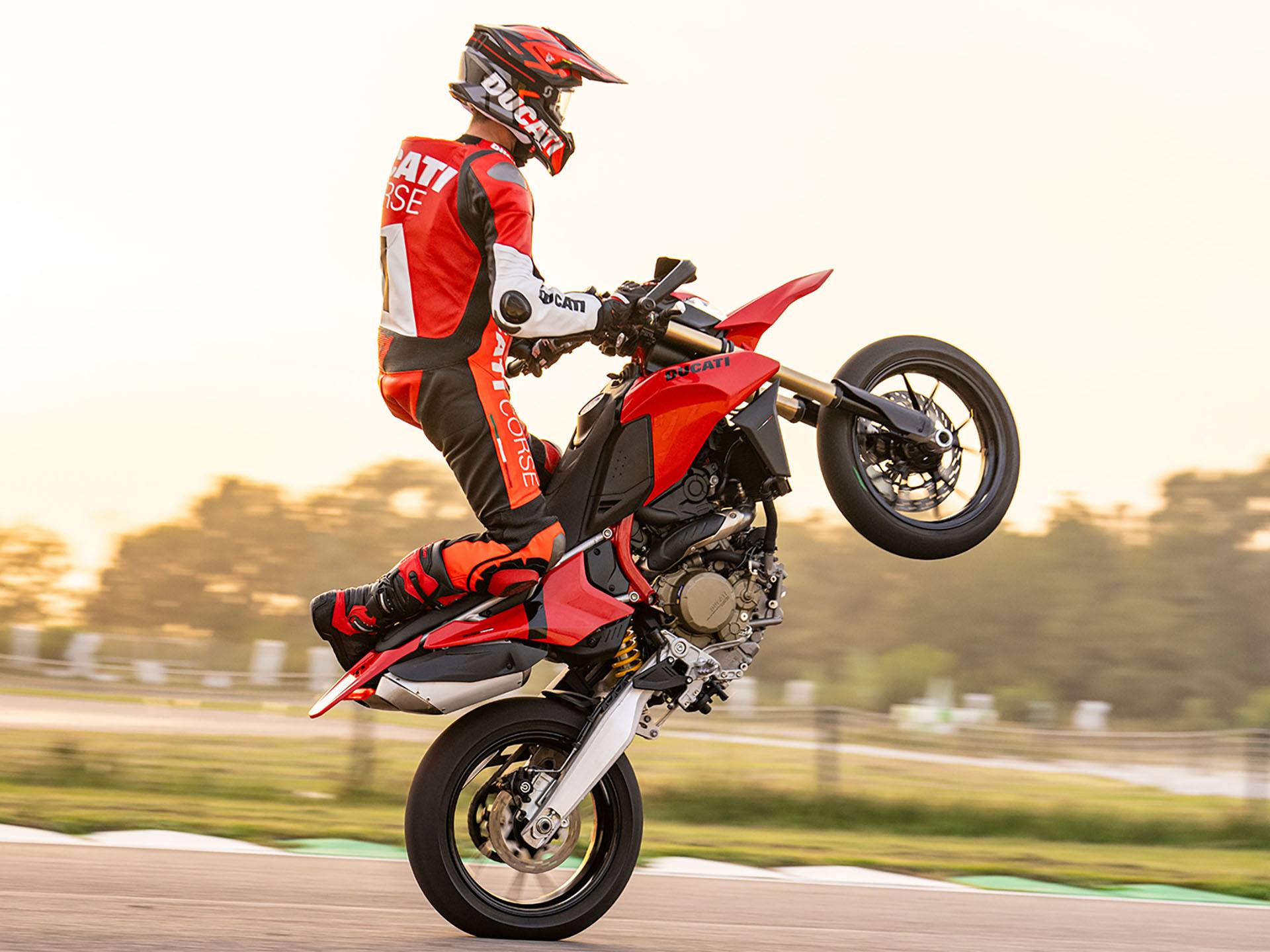 2024 Ducati Hypermotard 698 Mono in Knoxville, Tennessee - Photo 11