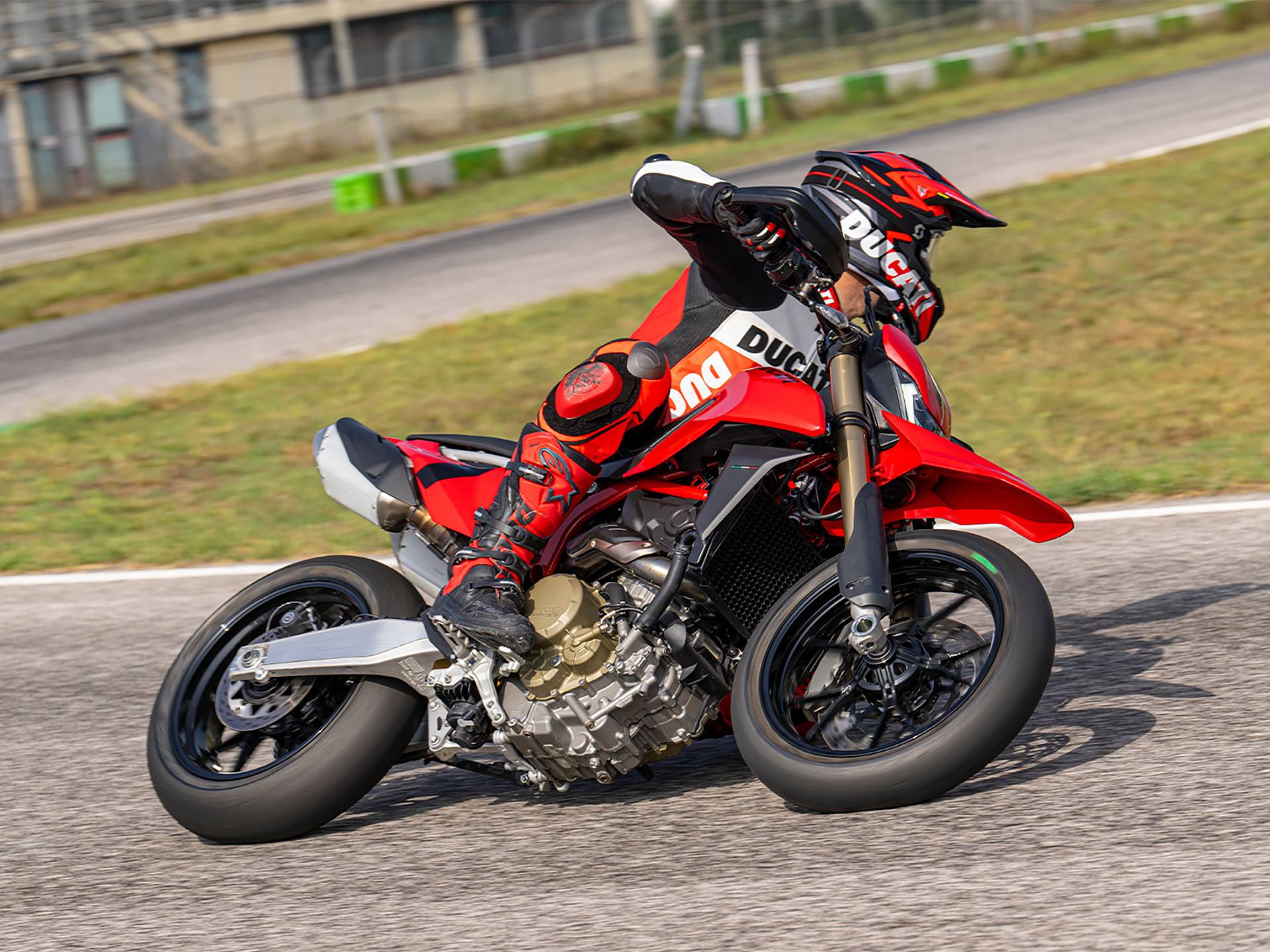 2024 Ducati Hypermotard 698 Mono in De Pere, Wisconsin - Photo 13