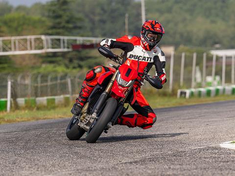 2024 Ducati Hypermotard 698 Mono in Norfolk, Virginia - Photo 17