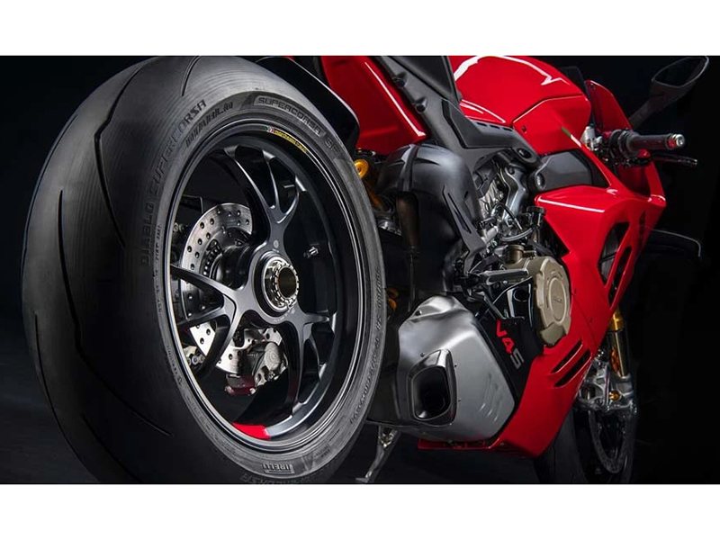 2024 Ducati Panigale V4 S in Santa Rosa, California - Photo 10