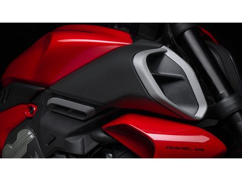 2025 Ducati Diavel V4 in Knoxville, Tennessee - Photo 7