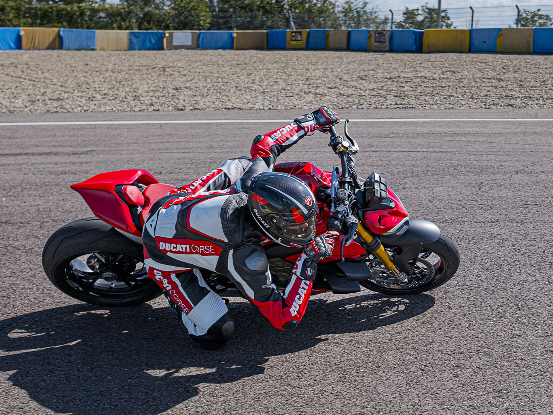 2025 Ducati Streetfighter V4 in Santa Rosa, California - Photo 13