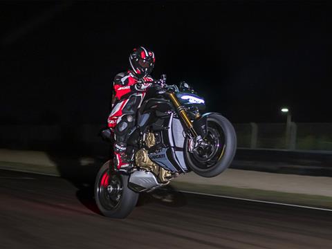 2025 Ducati Streetfighter V4 S in West Allis, Wisconsin - Photo 14