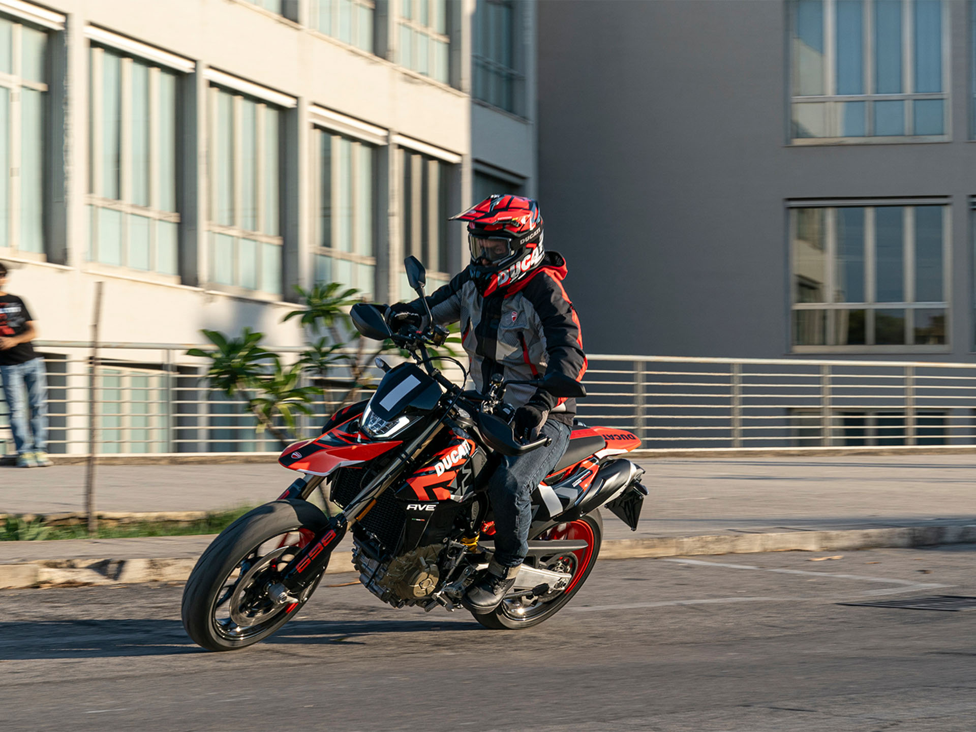 2025 Ducati Hypermotard 698 Mono RVE in Santa Rosa, California - Photo 14