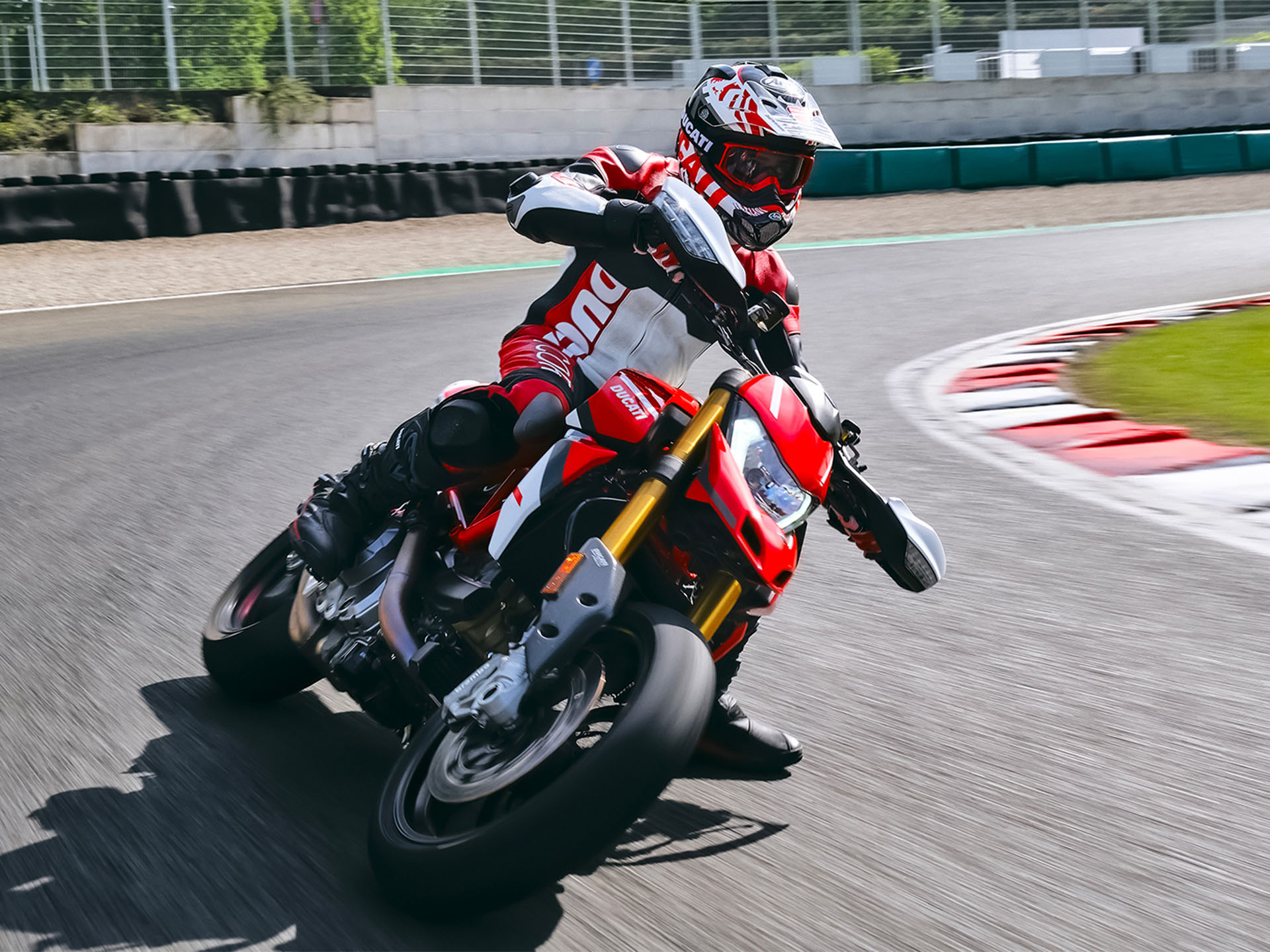 2025 Ducati Hypermotard 950 SP in Santa Rosa, California - Photo 5