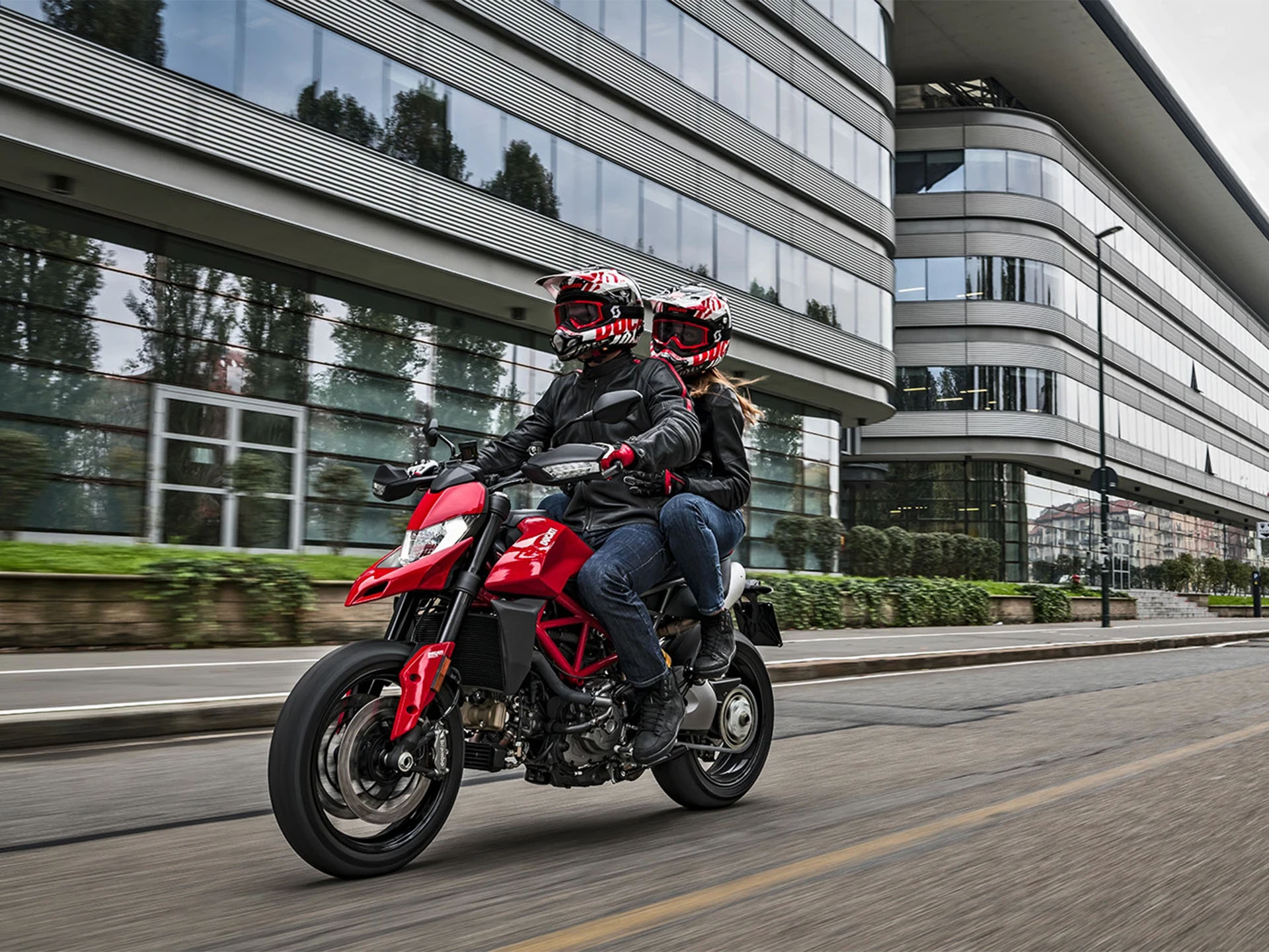 2025 Ducati Hypermotard 950 in Greer, South Carolina - Photo 8