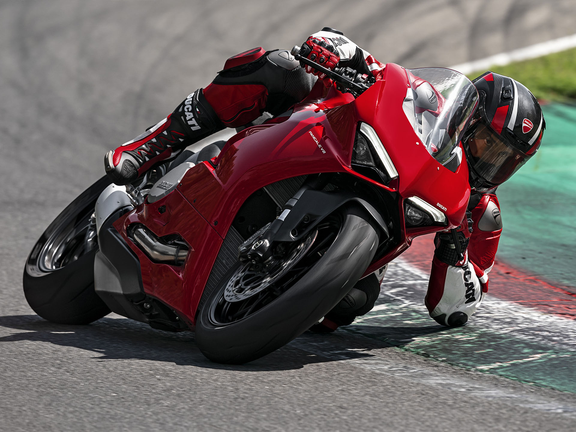 2025 Ducati Panigale V2 in Elk Grove, California - Photo 14