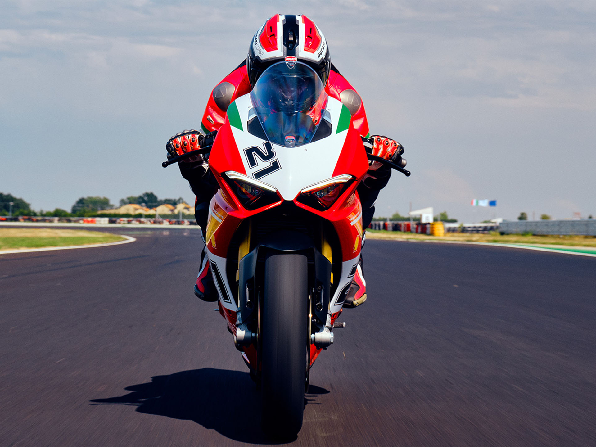 2025 Ducati Panigale V2 Bayliss 1st Championship 20th Anniversary in Santa Rosa, California - Photo 19