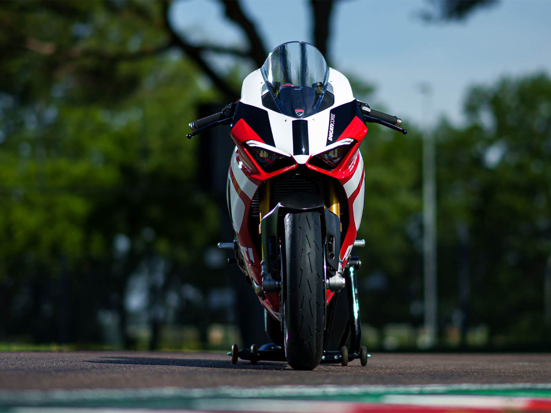 2025 Ducati Panigale V2 Superquadro Final Edition in Greer, South Carolina - Photo 14