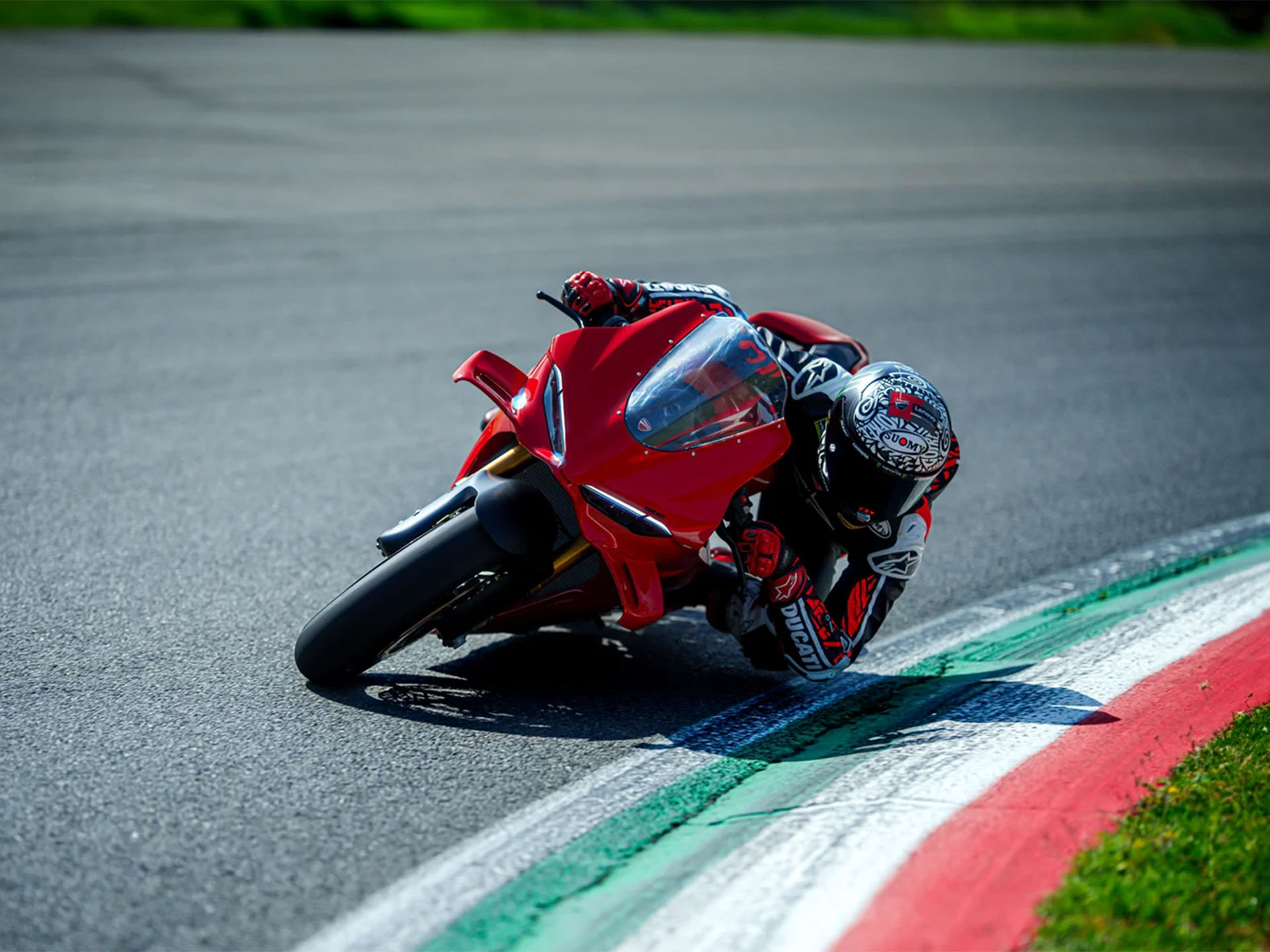 2025 Ducati Panigale V4 in Elk Grove, California - Photo 14