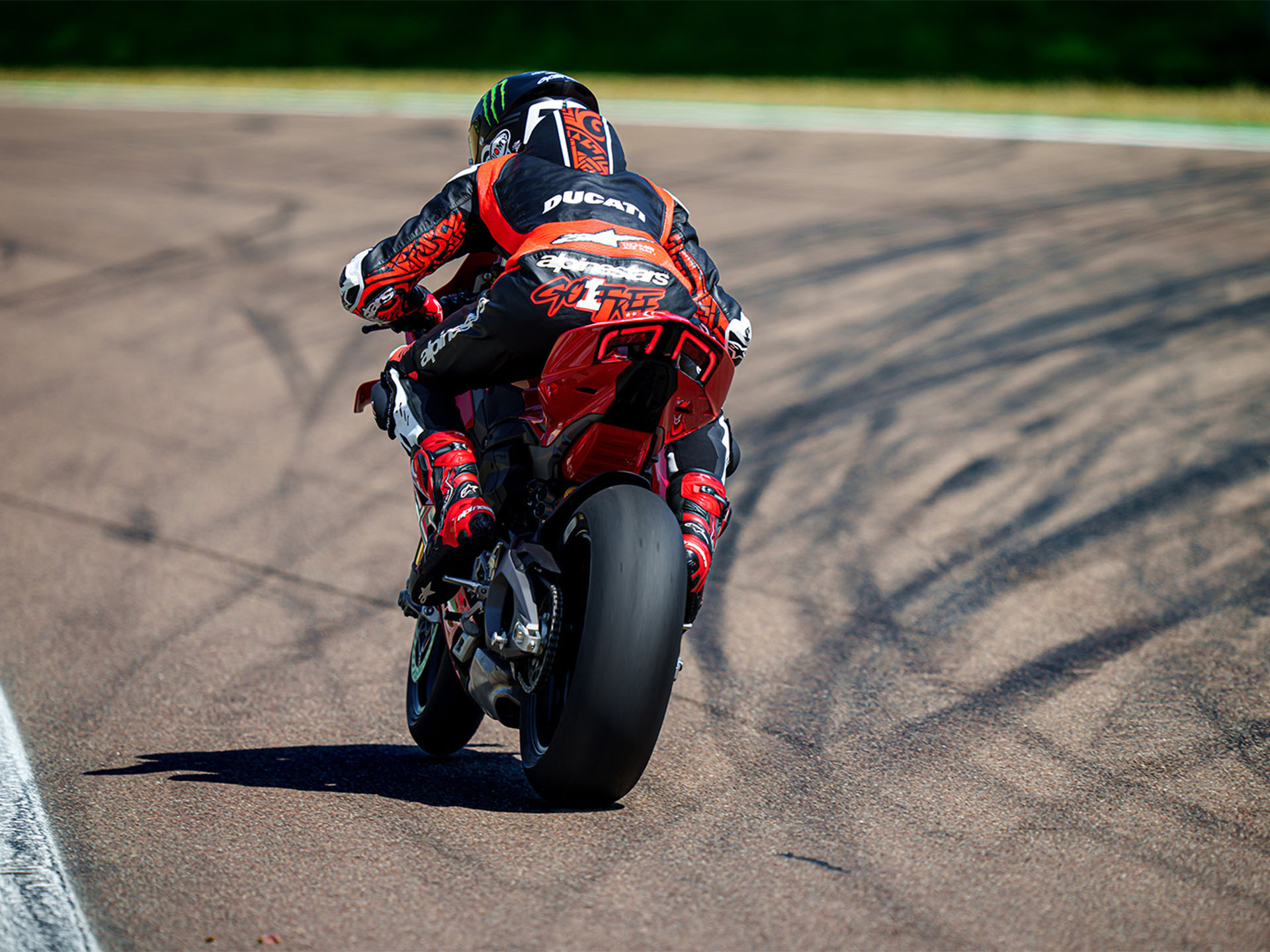 2025 Ducati Panigale V4 S in Greer, South Carolina - Photo 11