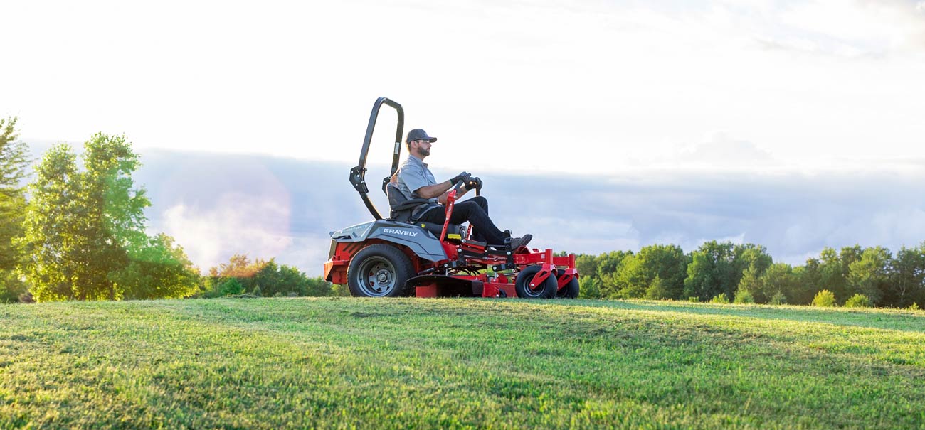 2022 Gravely USA Pro-Turn EV 48 in. SD 16 kWh Li-ion in Bowling Green, Kentucky - Photo 2