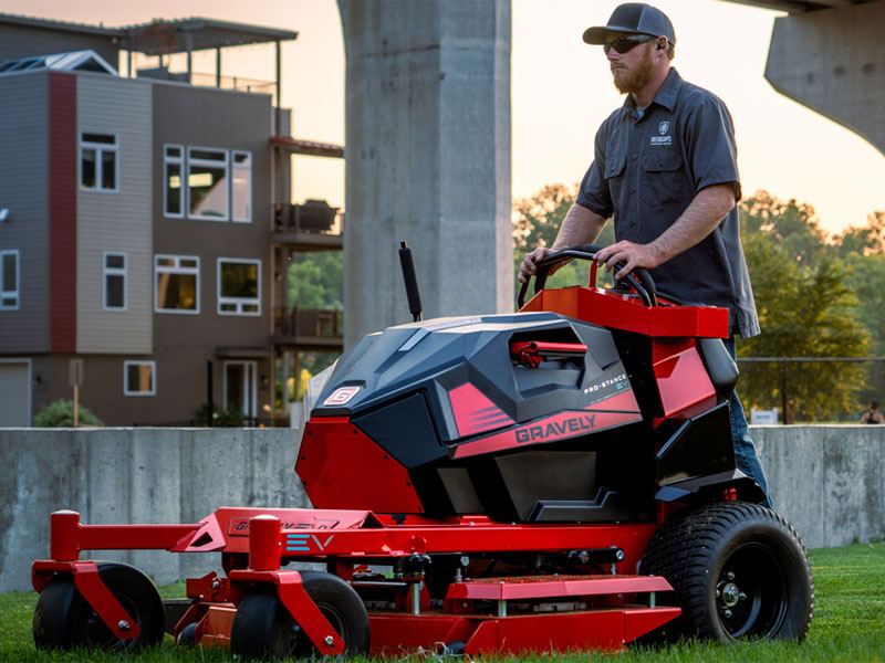 2024 Gravely USA Pro-Stance EV 48 in. RD 16 kWh Li-ion in Dyersburg, Tennessee - Photo 5