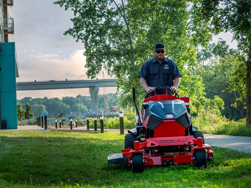 2024 Gravely USA Pro-Stance EV 48 in. RD 16 kWh Li-ion in Battle Creek, Michigan - Photo 6