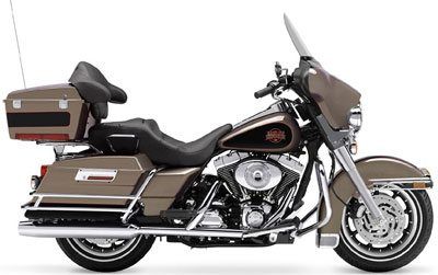 2004 Harley-Davidson FLHTC/FLHTCI Electra Glide® Classic in Springfield, Missouri - Photo 13