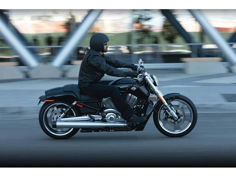 2012 Harley-Davidson V-Rod Muscle® in Sandusky, Ohio - Photo 17