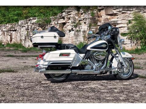 2012 Harley-Davidson Electra Glide® Classic in Falconer, New York - Photo 9