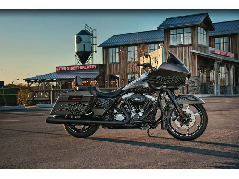 2012 Harley-Davidson Road Glide® Custom in Cayuta, New York - Photo 3