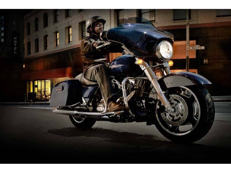 2012 Harley-Davidson Street Glide® in Grand Prairie, Texas - Photo 22