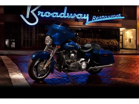 2012 Harley-Davidson Street Glide® in Monroe, Michigan - Photo 5