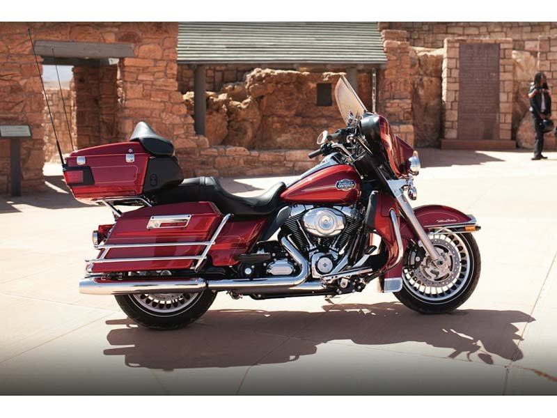 2012 Harley-Davidson Ultra Classic® Electra Glide® in Guilderland, New York - Photo 11