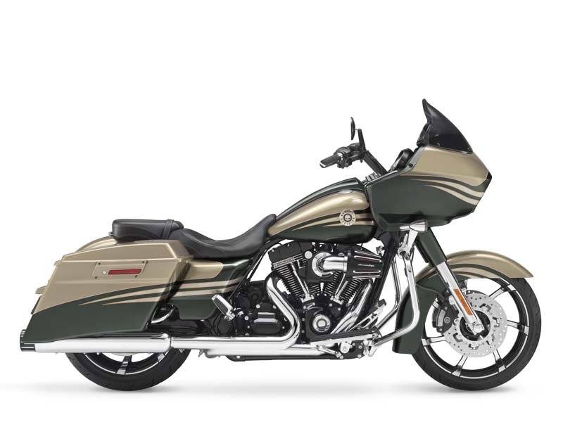 2013 Harley-Davidson CVO™ Road Glide® Custom in Monroe, Louisiana - Photo 2