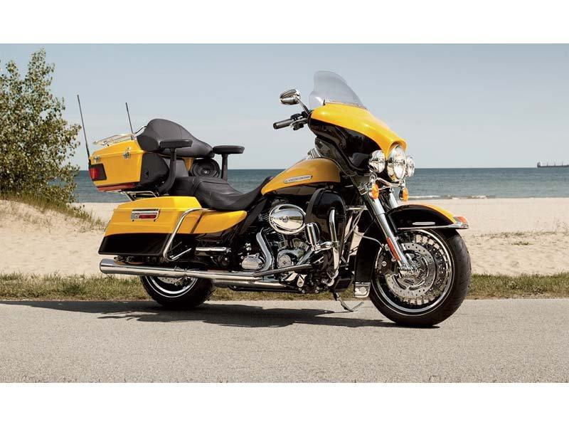 2013 Harley-Davidson Electra Glide® Ultra Limited in Monroe, Michigan - Photo 3
