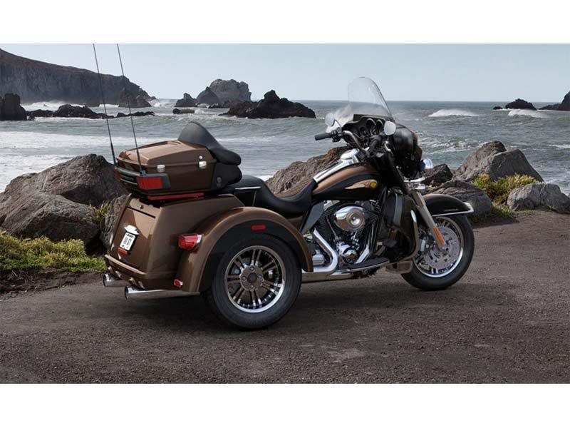 2013 Harley-Davidson Tri Glide® Ultra Classic® 110th Anniversary Edition in Morgantown, West Virginia - Photo 7