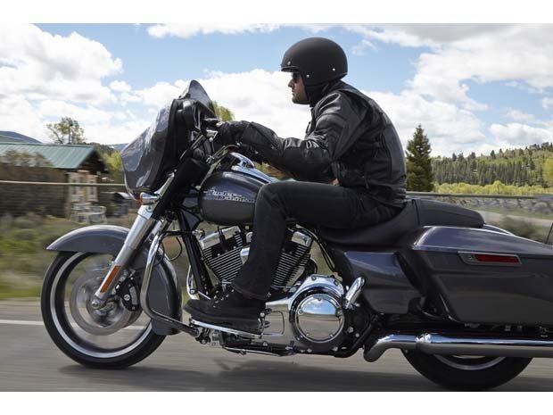 2014 Harley-Davidson Street Glide® in Macedon, New York - Photo 8