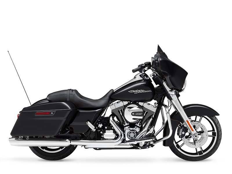 2014 Harley-Davidson Street Glide® in Monroe, Michigan - Photo 3