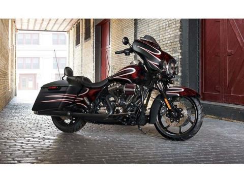 2014 Harley-Davidson Street Glide® Special in Muncie, Indiana - Photo 4