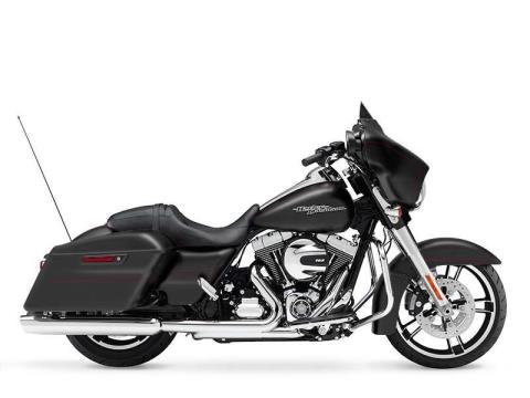 2014 Harley-Davidson Street Glide® Special in Shorewood, Illinois - Photo 17
