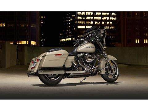 2014 Harley-Davidson Street Glide® Special in Cement City, Michigan - Photo 4