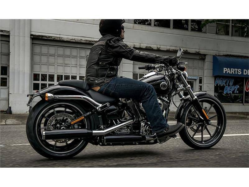 2015 Harley-Davidson Breakout® in San Antonio, Texas - Photo 15