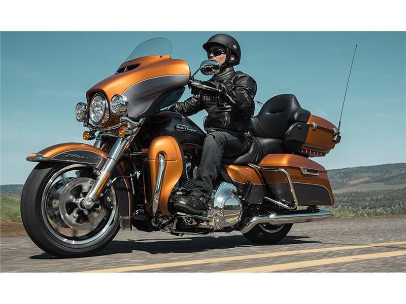 2015 Harley-Davidson Electra Glide® Ultra Classic® in Monroe, Michigan - Photo 7