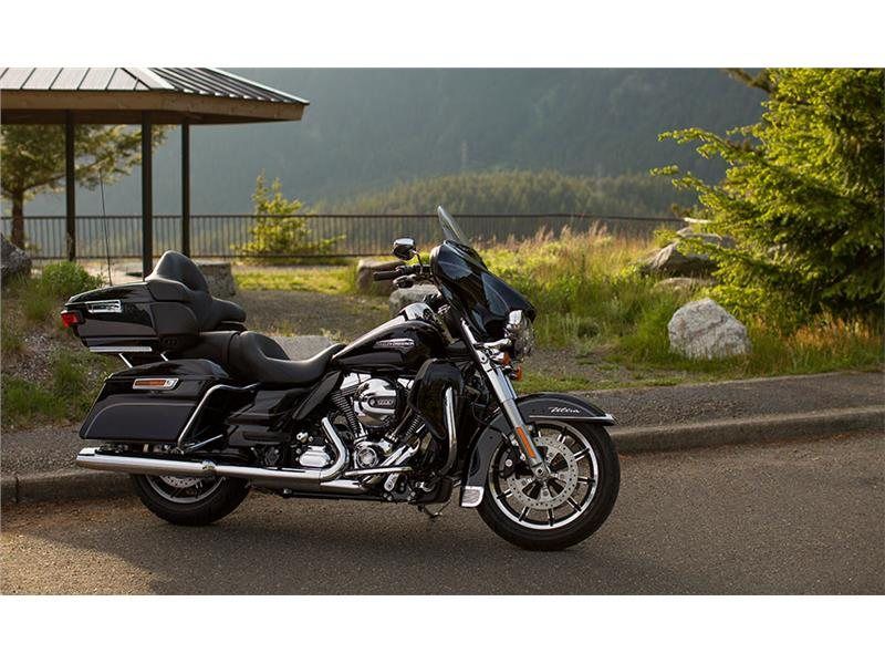 2015 Harley-Davidson Electra Glide® Ultra Classic® Low in Loveland, Colorado - Photo 2