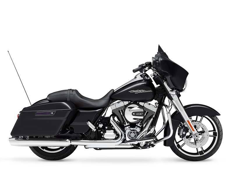 2015 Harley-Davidson Street Glide® in Monroe, Michigan - Photo 6