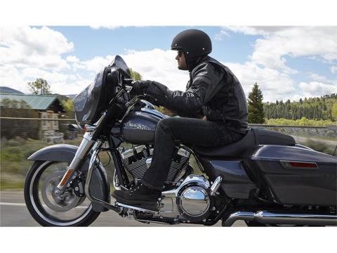 2015 Harley-Davidson Street Glide® in Monroe, Michigan - Photo 8