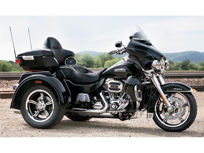 2015 Harley-Davidson Tri Glide® Ultra in Omaha, Nebraska - Photo 3