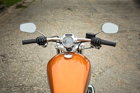2016 Harley-Davidson 1200 Custom in Shorewood, Illinois - Photo 3