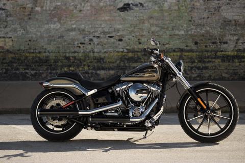2016 Harley-Davidson Breakout® in Tyrone, Pennsylvania - Photo 3