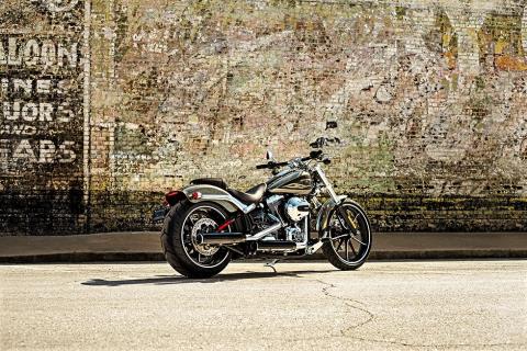 2016 Harley-Davidson Breakout® in Tyrone, Pennsylvania - Photo 4