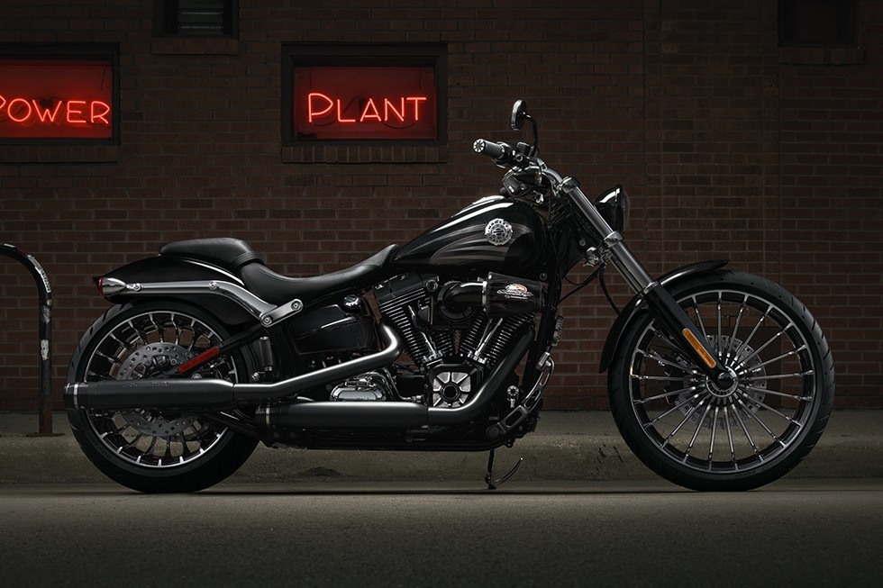 2016 Harley-Davidson Breakout® in Oakdale, New York - Photo 6