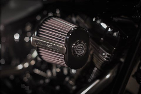 2016 Harley-Davidson CVO™ Pro Street Breakout® in Marietta, Ohio - Photo 7