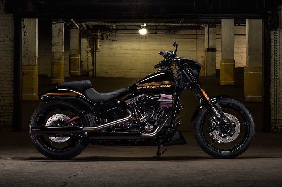 2016 Harley-Davidson CVO™ Pro Street Breakout® in Syracuse, New York - Photo 8