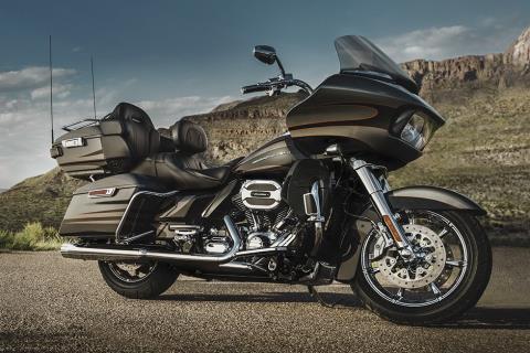 2016 Harley-Davidson CVO™ Road Glide™ Ultra in Honesdale, Pennsylvania - Photo 18